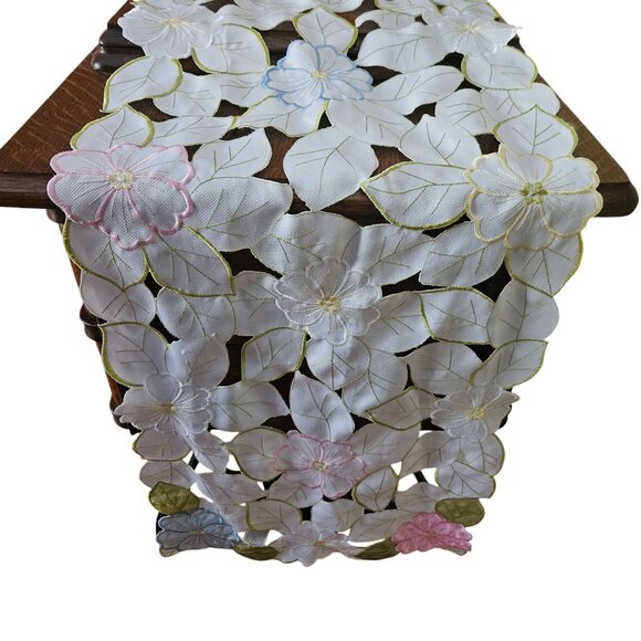Sam Hedaya Table Runner Cutwork Floral Embroidered 72 in Pastel Lightweight - Picture 5 of 10